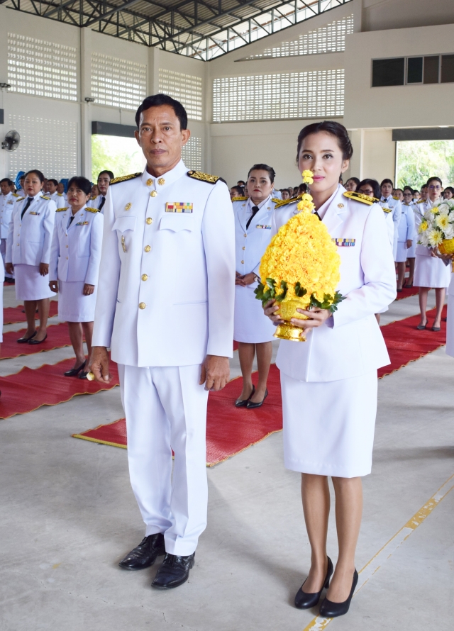 พิธีถวายพานพุ่มราชสักการะ ฯ วันพ่อเเห่งชาติ 2561