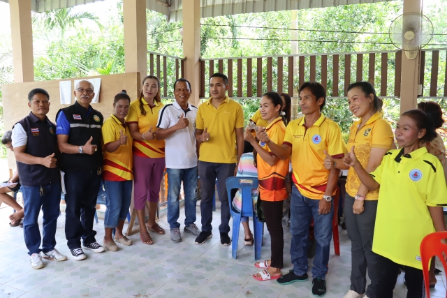 โครงการ อบต.เข้มข้น ชุมชนเข้มแข็ง ณ ศาลาหมู่บ้านหมู่ที่ 6 บ้านน้ำดำ