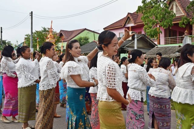 เเห่จาดสารทเดือนสิบ 2562